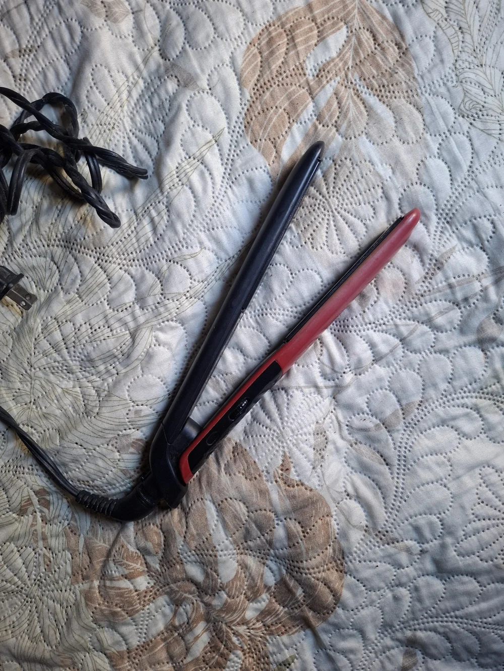 Black and Red Women's Hair Straightener - Unbranded